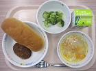 給食の写真