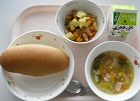 給食の写真