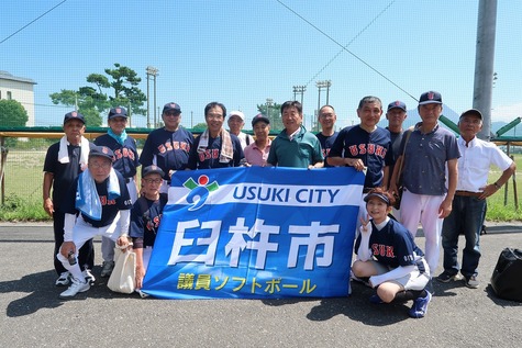 議員ソフトボール集合写真